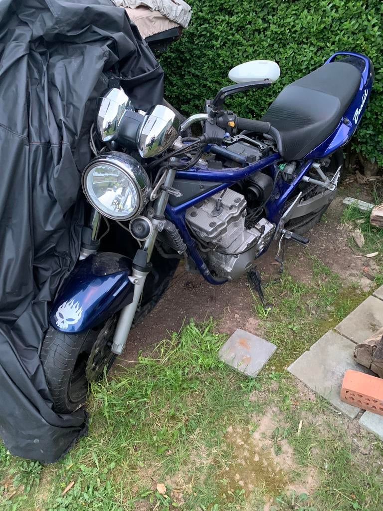 Bandit 600S -pour pieces pas de papier!, Motos, Enlèvement