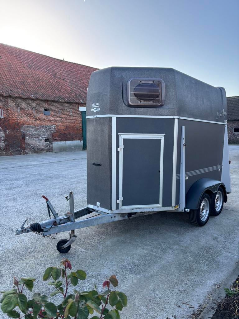 Humbaur atis 200 rapid, Animaux & Accessoires, Chevaux & Poneys | Semi-remorques & Remorques, Comme neuf, Enlèvement