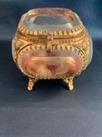 Antiek geslepen glazen sieradendoos/bruidskistje, Antiek en Kunst, Antiek | Glaswerk en Kristal, Ophalen of Verzenden