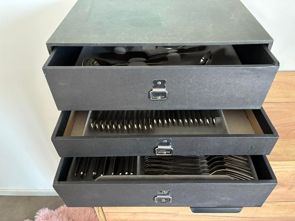 Coffret à couverts 12 personnes, Enlèvement, Comme neuf