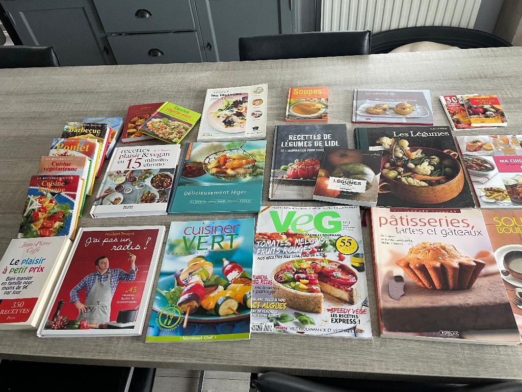 Lot de 22 livres de cuisine divers 1€ le livre, Livres, Livres de cuisine, Cuisine saine, Comme neuf, Europe, Enlèvement
