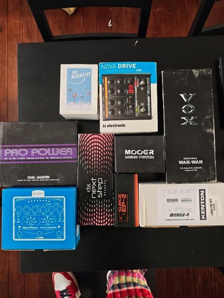 Divers Pedales FX et autres, Muziek en Instrumenten, Effecten, Zo goed als nieuw, Distortion, Overdrive of Fuzz, Volume, Wah Wah