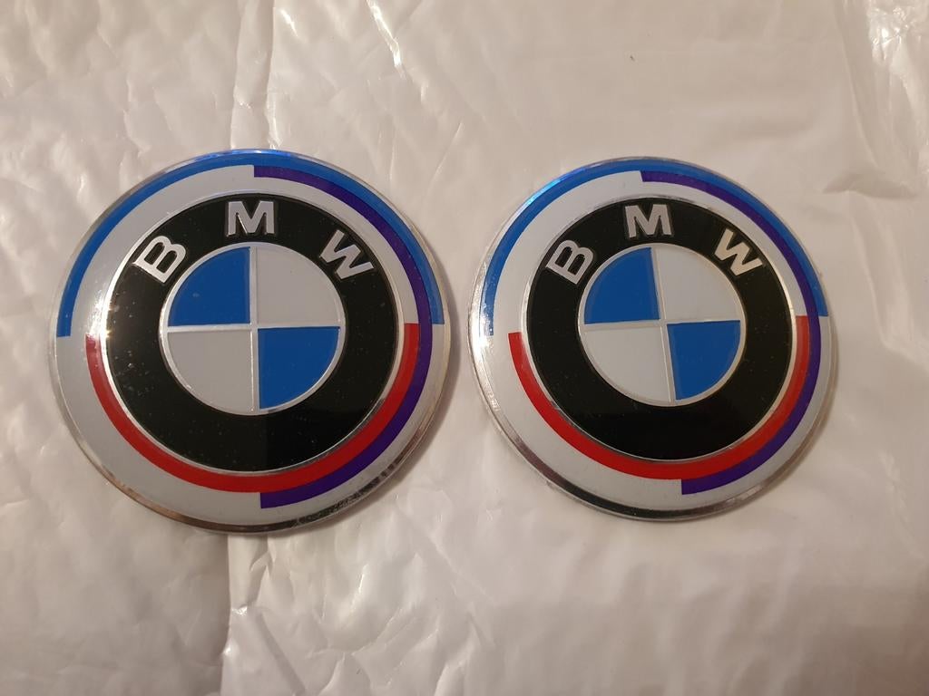 Emblèmes BMW 50e anniversaire 2 x 82 mm ou 82 mm +74 mm, Autos : Pièces & Accessoires, Neuf, Enlèvement ou Envoi, BMW, Capot moteur