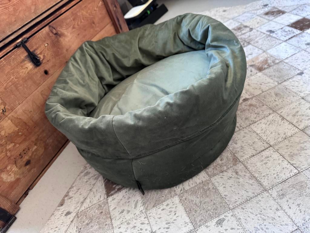 Designed by lotte velvet kattenbed., Ophalen