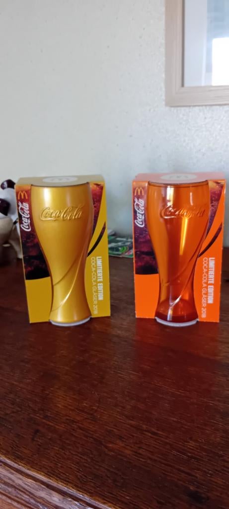 2 Glazen coca-cola, Ophalen of Verzenden