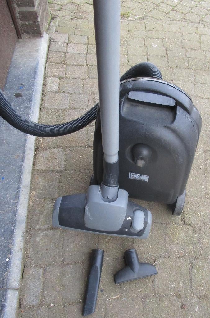 stofzuiger AEG power 2400w, Ophalen, Gebruikt, 2000 watt of meer, Stofzuiger