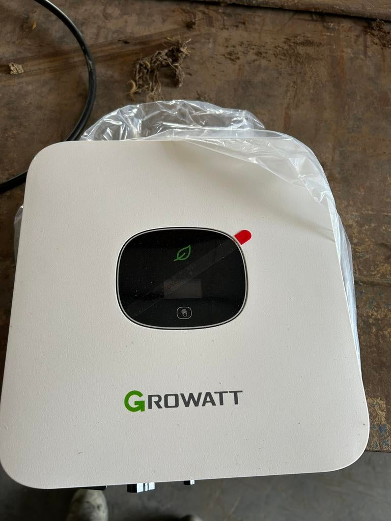 Growatt omvormer nieuw in de doos nooit gebruiky, Ophalen, Zo goed als nieuw