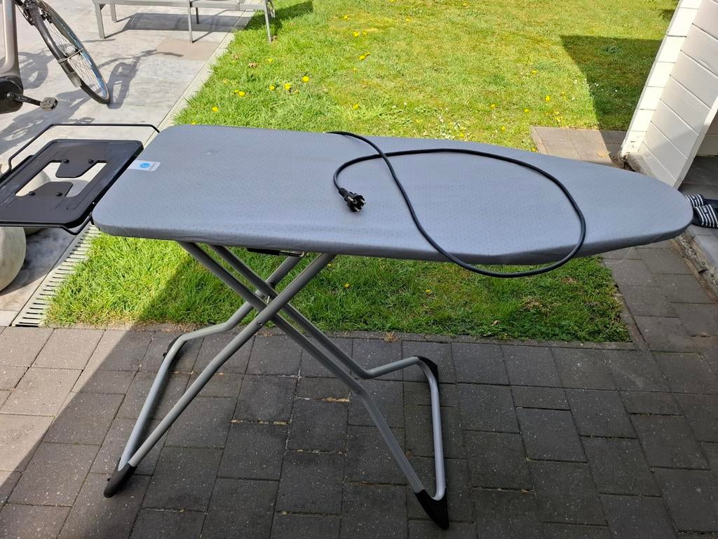 Strijkplank  voor stoomstrijkijzer, Ophalen