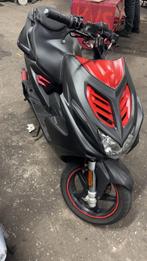 Yamaha aerox naked 2015, Fietsen en Brommers, Ophalen, Tweetakt, Gebruikt, Aerox