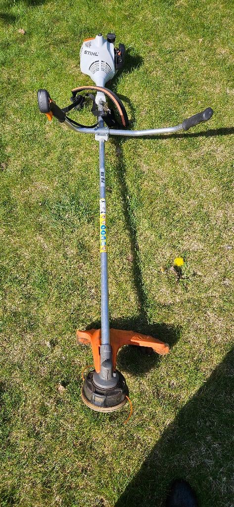 Débroussailleuse, Jardin & Terrasse, 30 à 50 cm, Enlèvement, Essence, Comme neuf