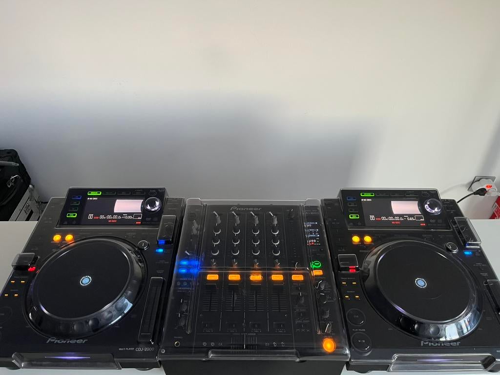 Pioneer CDJ-2000 + DJM-800 + Decksavers | Complete DJ set, Musique & Instruments, DJ sets & Platines, Comme neuf, Pioneer, Enlèvement