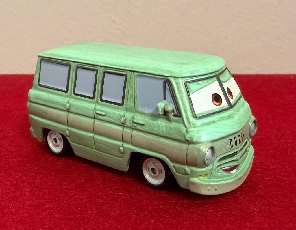 DISNEY CARS Dusty Rust-Eze Diecast 1:55, Enlèvement ou Envoi, Comme neuf, Bus ou Camion