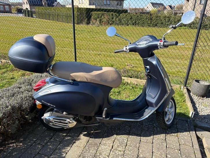 Vespa Primavera 125, Fietsen en Brommers, Brommers | Vespa, Zo goed als nieuw, Overige modellen, Ophalen