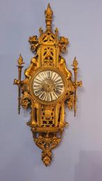 Een 19e-eeuwse Franse verguld bronzen wandklok, Ophalen