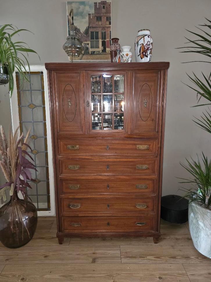Statig Antiek Mahonie Kabinet met Verfijnd Houtinlegwerk, Antiek en Kunst, Antiek | Meubels | Kasten, Ophalen