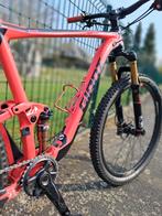 Hymne des géants, Enlèvement, Giant