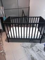 Babybed met matras, Enfants & Bébés, Berceaux & Lits, Enlèvement, Comme neuf