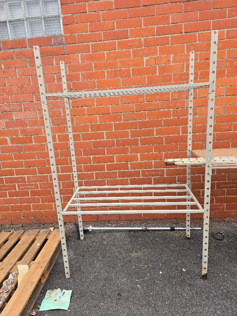 metalen stapelrek, Enlèvement