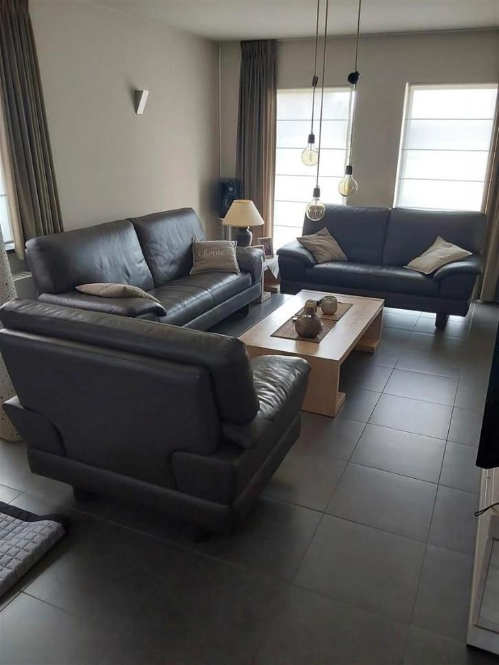 Lederen salon in zeer nette staat, Maison & Meubles, Canapés | Coins salons complets, Utilisé, Cuir, Enlèvement