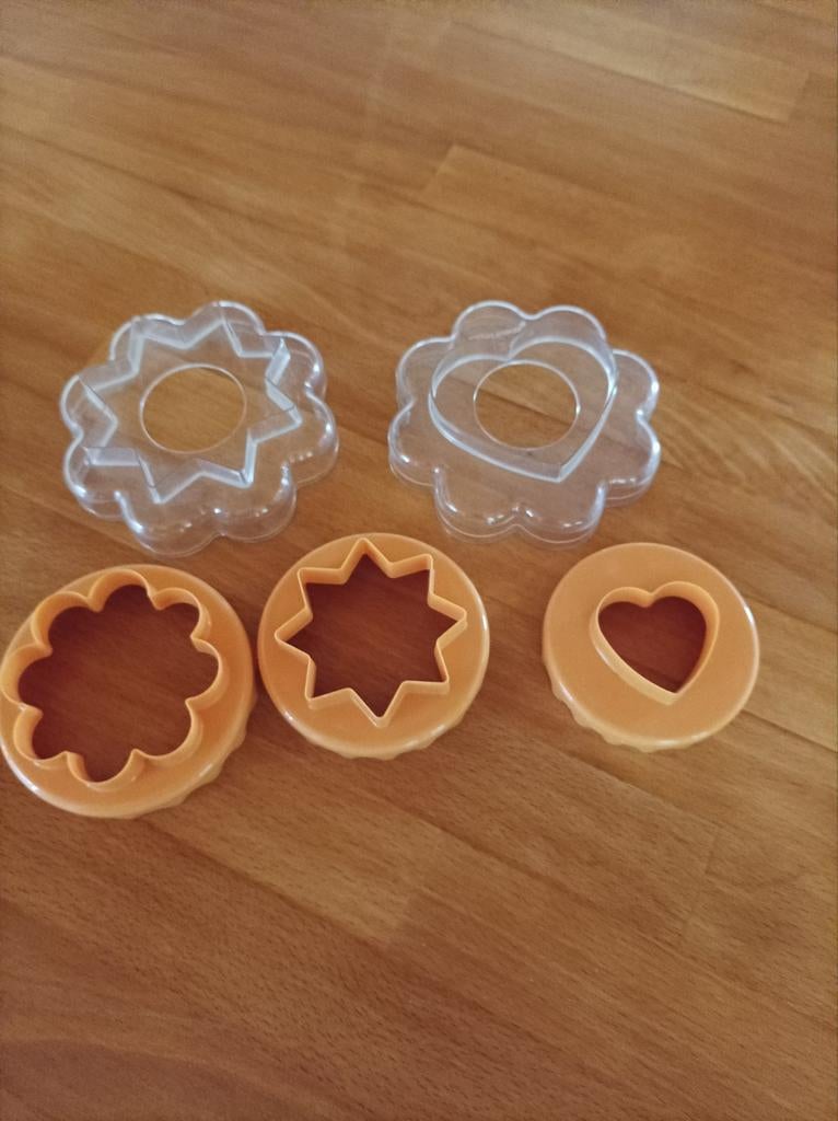 Tupperware uitsteekvormpjes, Ophalen, Zo goed als nieuw