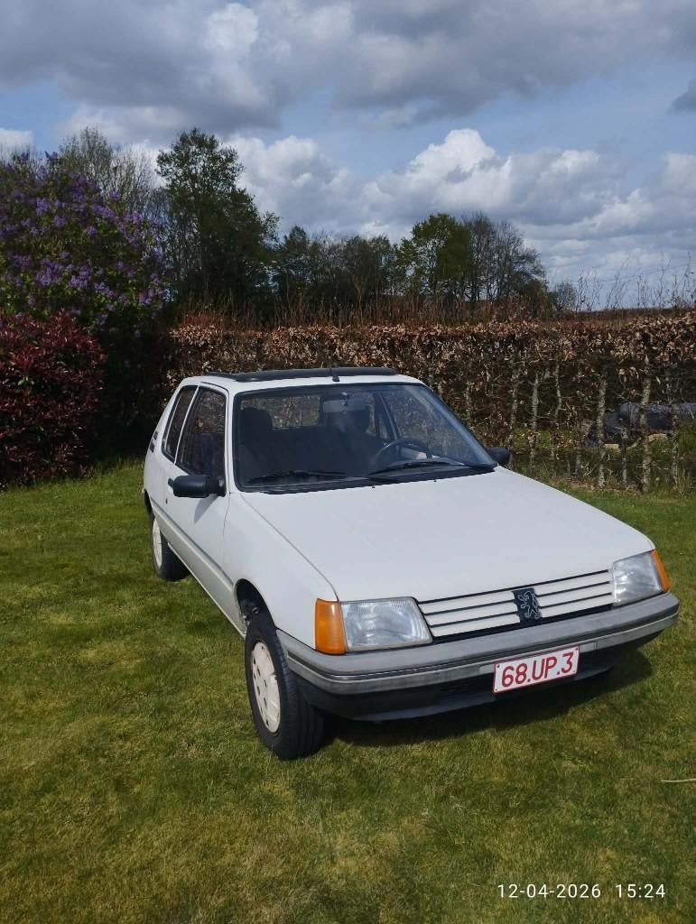 peugoet 205, Auto's, Peugeot, Particulier, Benzine, Stadsauto, 3 deurs, Handgeschakeld, Wit, Blauw, Stof, Voorwielaandrijving