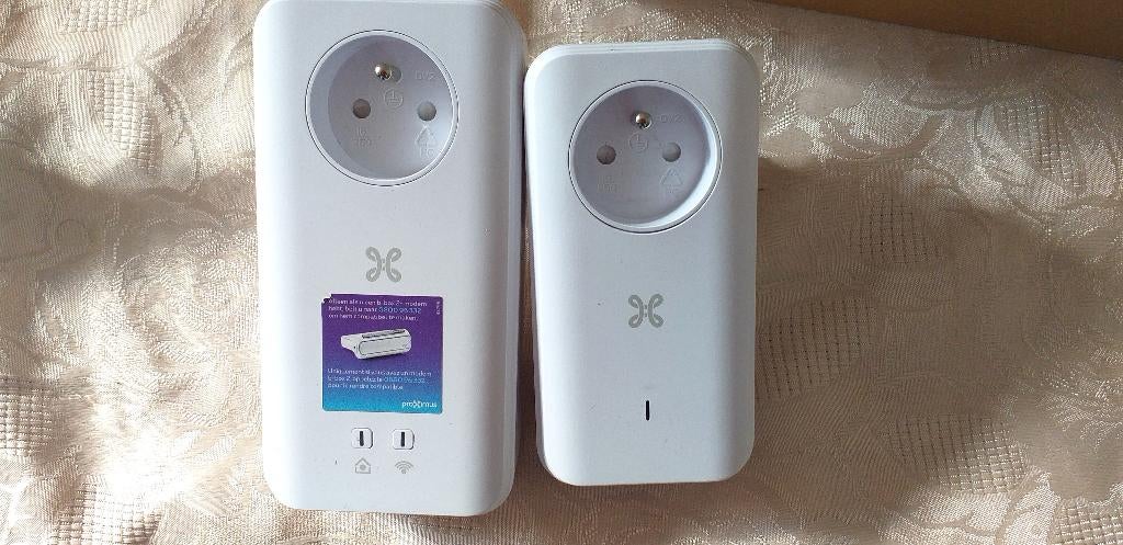PLC WiFi-extender V2 proximus- Powerline-kits twee getuigen, Computers en Software, WiFi-versterkers, Verzenden