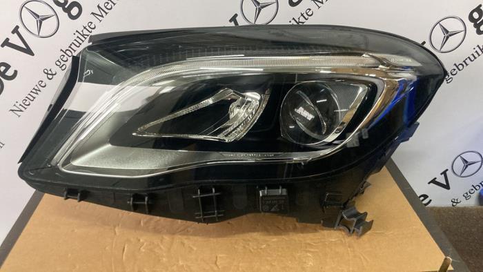 Phare gauche d'un Mercedes GLA, Autos : Pièces & Accessoires, Éclairage, 3 mois de garantie, Utilisé, -, -