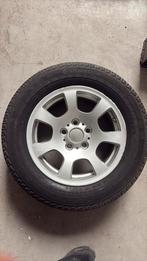 Vier banden + velgen, Ophalen, Band(en)