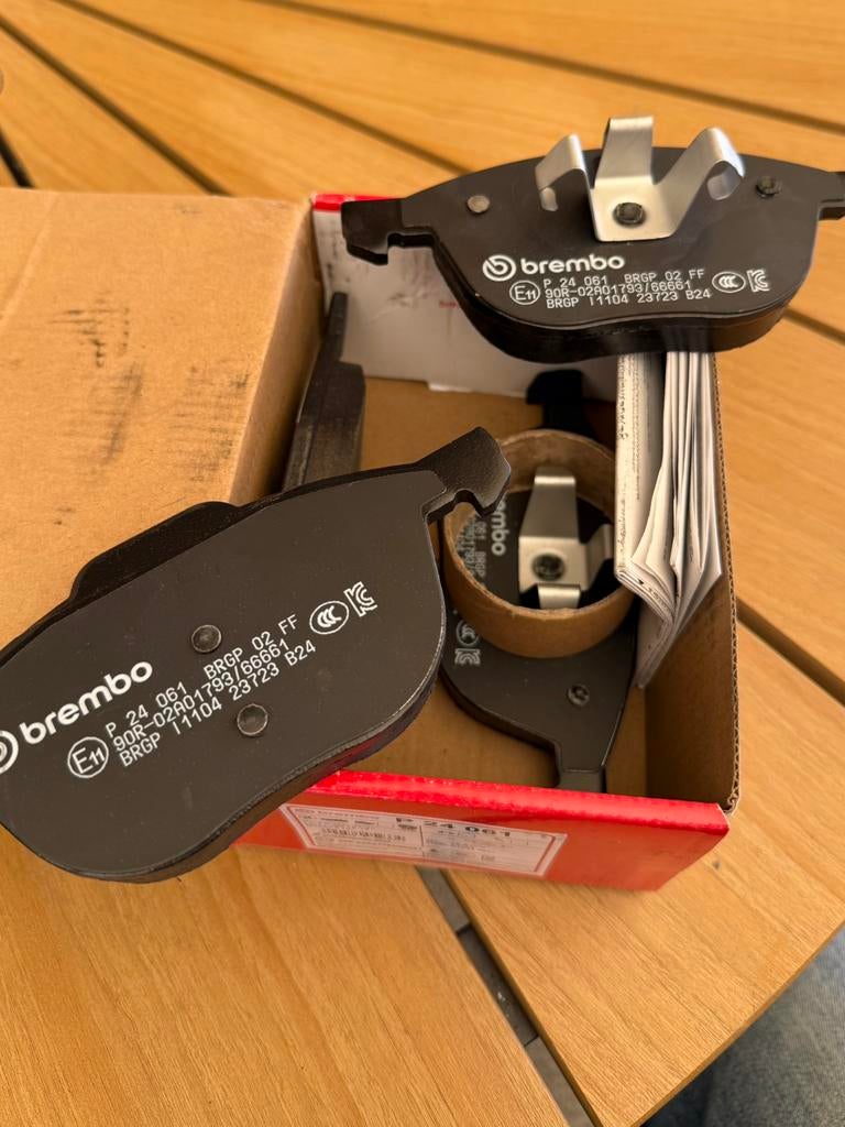 Plaquettes de frein Brembo P24061, Enlèvement ou Envoi, Neuf, Peugeot