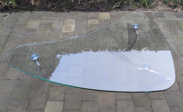Vintage Glazen koffietafel 'Flipper' Mathew Hilton, Huis en Inrichting, Tafels | Salontafels, Zo goed als nieuw, Minder dan 50 cm