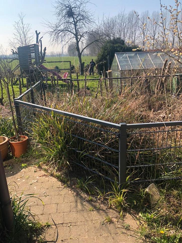 Omheining met poortje + sleutel - zelf af te breken, Tuin en Terras, Tuinhekken en Hekwerk, Gebruikt, Enkelstaafmat hekwerk, Aluminium