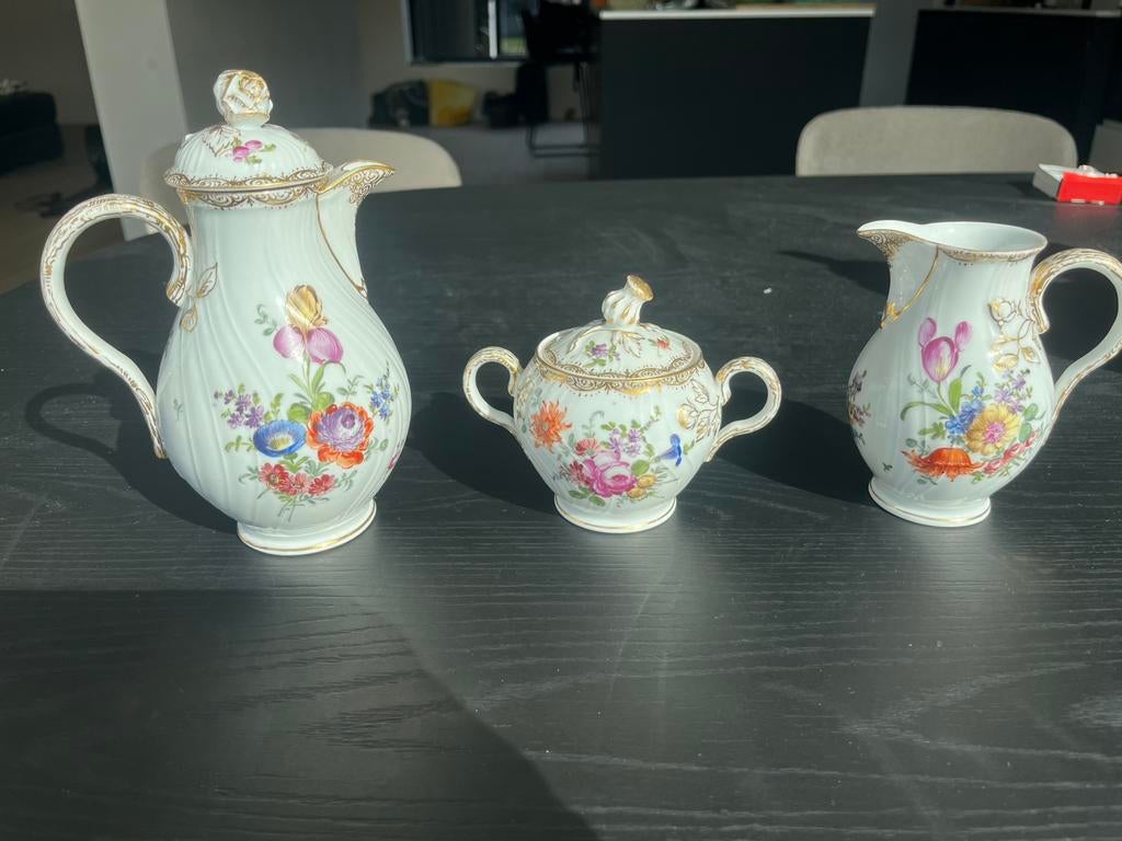 Melkkan suikerpot en koffie, Ophalen