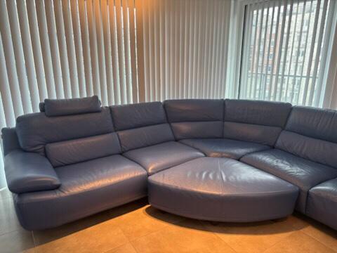 Lederen hoeksalon, Ophalen, Zo goed als nieuw