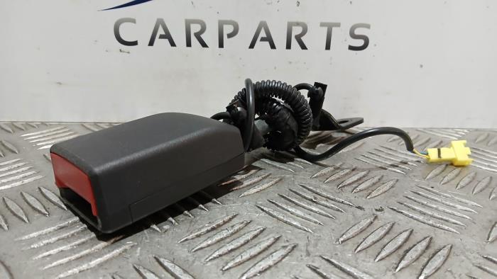 Insertion ceinture de sécurité avant gauche d'un Mercedes, 3 mois de garantie, Utilisé, -, -