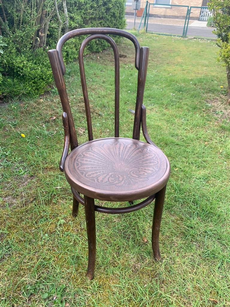 Stoel stijl Thonet, Ophalen