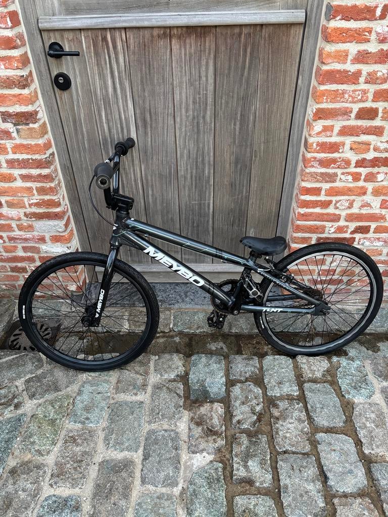 BMX Meybo TLNT  voor  7-10 jaar, Ophalen, Zo goed als nieuw