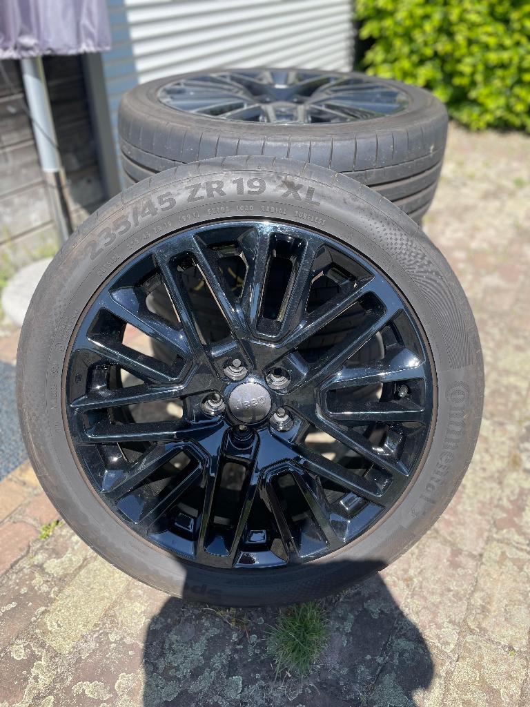 Alu wielen origineel Jeep compass 19 inch + zomerb en sensor, Auto-onderdelen, Banden en Velgen, Gebruikt, Banden en Velgen, 235 mm