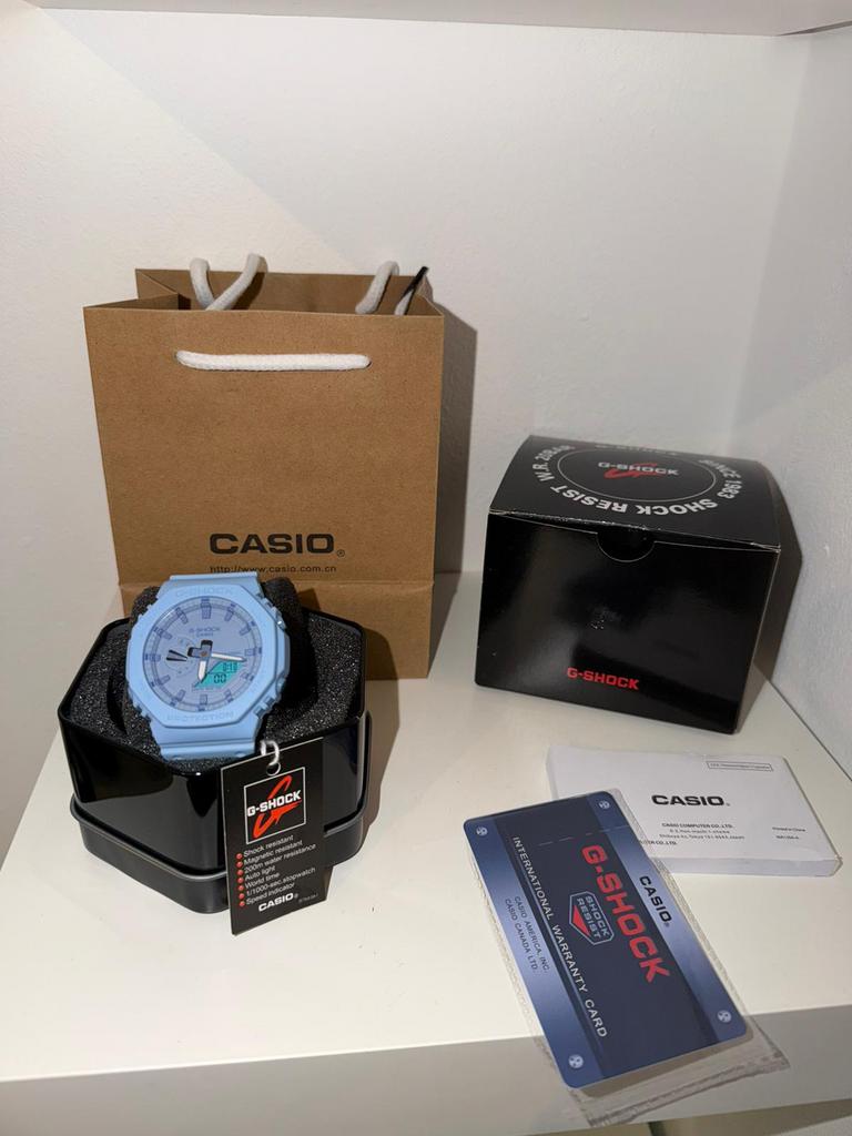 G-Shock GA-2100 Neuve, Bijoux, Sacs & Beauté, Montres de sport, Comme neuf, Étanche, Enlèvement