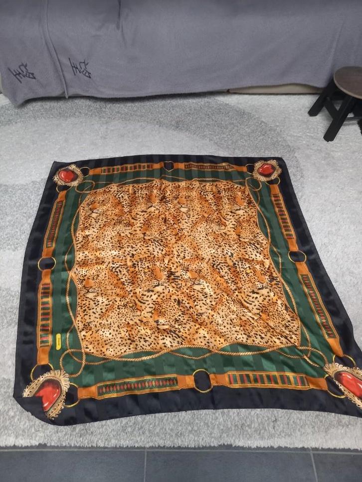 Écharpe Piramit, Vêtements | Femmes, Bonnets, Écharpes & Gants, Porté, Écharpe, Enlèvement ou Envoi