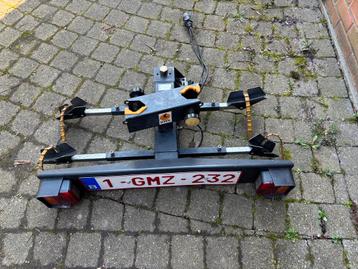 Fietsenrek voor 2 fietsen hawk beschikbaar voor biedingen