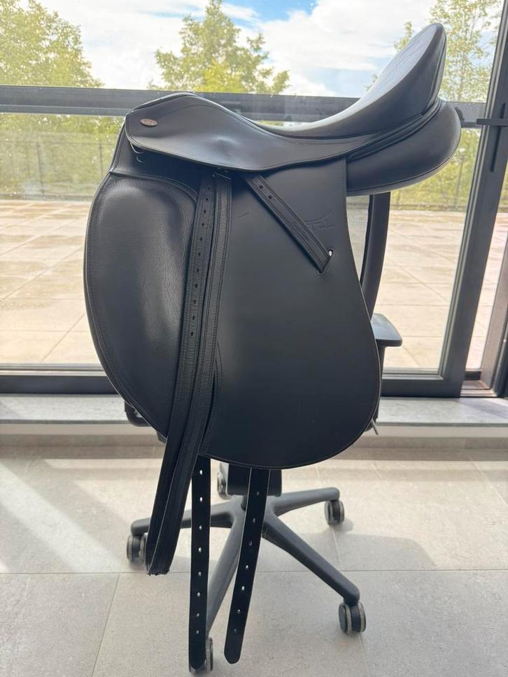 Tekna LeTek PLUS Dressuurzadel, Dieren en Toebehoren, Paarden en Pony's | Zadels, Zo goed als nieuw, Dressuur, Ophalen