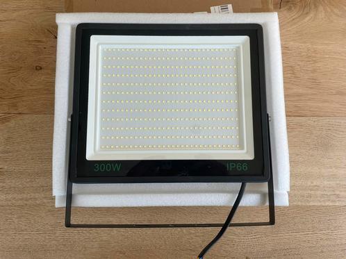 2x LED bouwlamp 300 Watt IP66, nieuw in doos, Doe-het-zelf en Bouw, Bouwverlichting, Nieuw, Lamp, 200 tot 500 watt, Ophalen