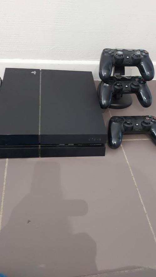 ps 4 + 3 controllers en laadstation, Games en Spelcomputers, Spelcomputers | Sony PlayStation 4, Gebruikt, Ophalen