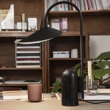 Ferm Living Arum Tafel Lamp Zwart disponible aux enchères