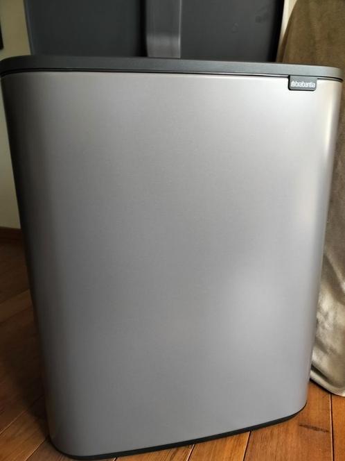 Nieuwe Brabantia Touch Platinum, Huis en Inrichting, Woonaccessoires | Prullenbakken, Nieuw, Metaal, 50 tot 75 cm, 40 liter of meer