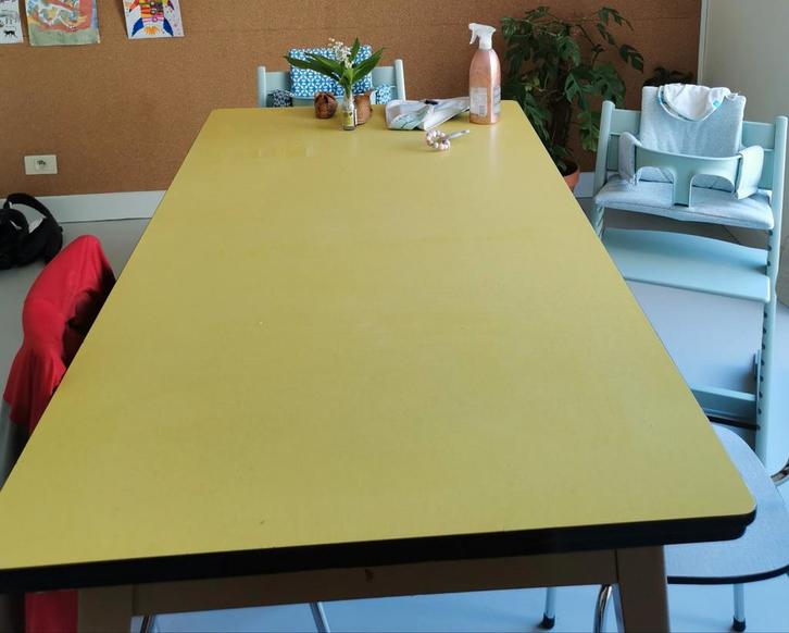 Prachtige vintage gele formica tafel, Doe-het-zelf en Bouw, Tekentafels, Ophalen