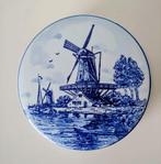 Delfts blauw, handpainted, lage doos, 14 cm doorsnede, Antiek en Kunst, Antiek | Keramiek en Aardewerk, Ophalen of Verzenden