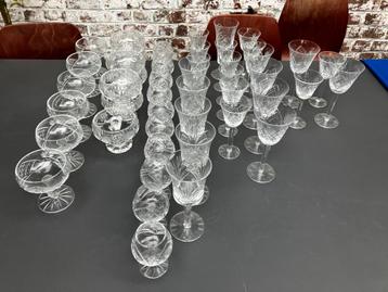 Set kristallen glazen bowls en coupes beschikbaar voor biedingen