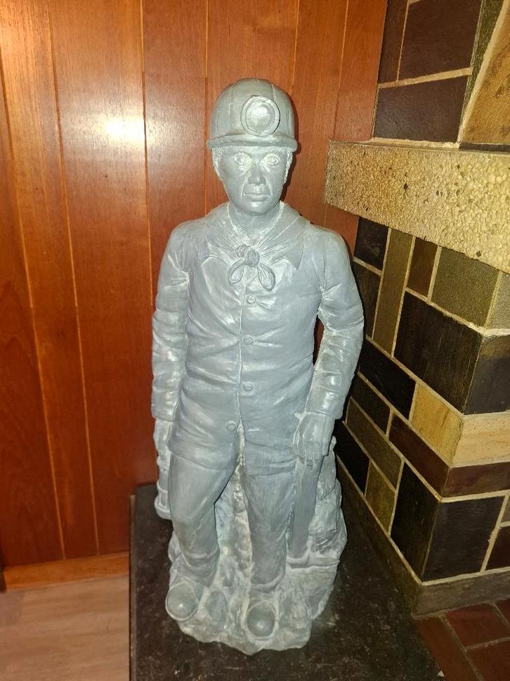 Geperste blauwe steen mijnwerker, Antiek en Kunst, Kunst | Beelden en Houtsnijwerken, Ophalen