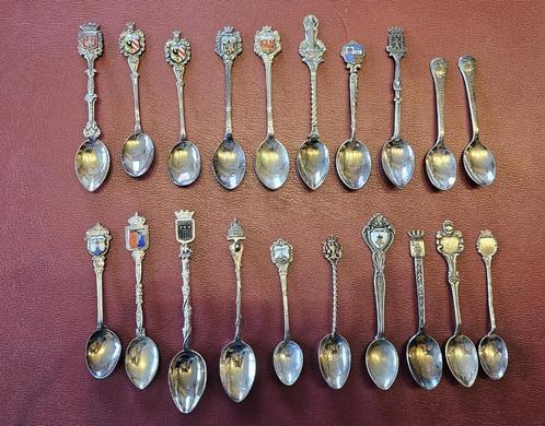 20 kleine zilveren lepels (of verzilverd metaal), Antiek en Kunst, Antiek | Zilver en Goud, Zilver, Ophalen of Verzenden